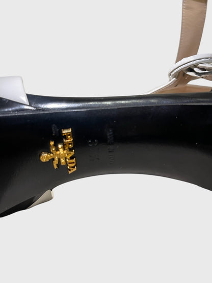 Sandales Prada noires T.37,5