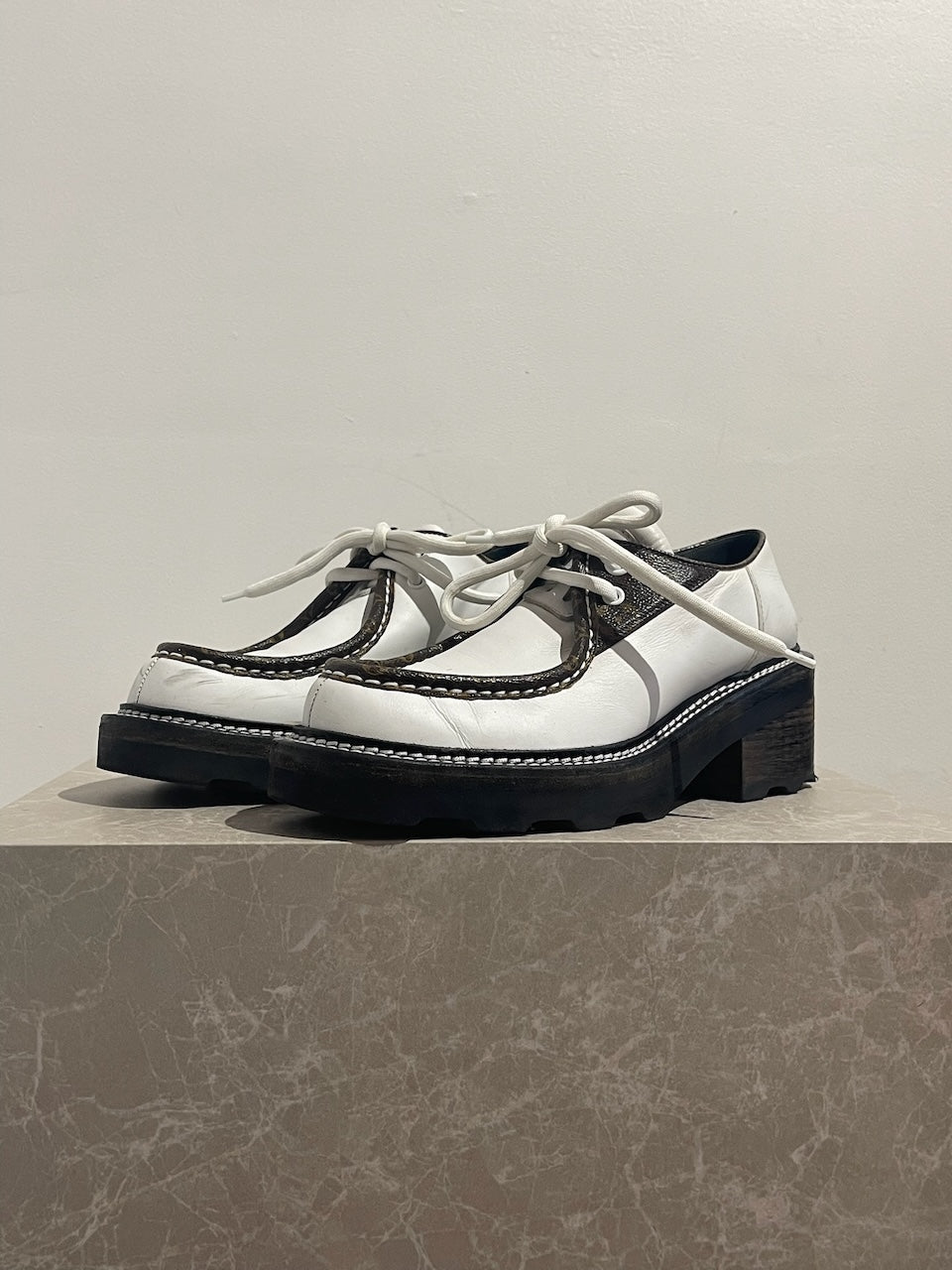 Derbies Louis Vuitton Beaubourg T.39