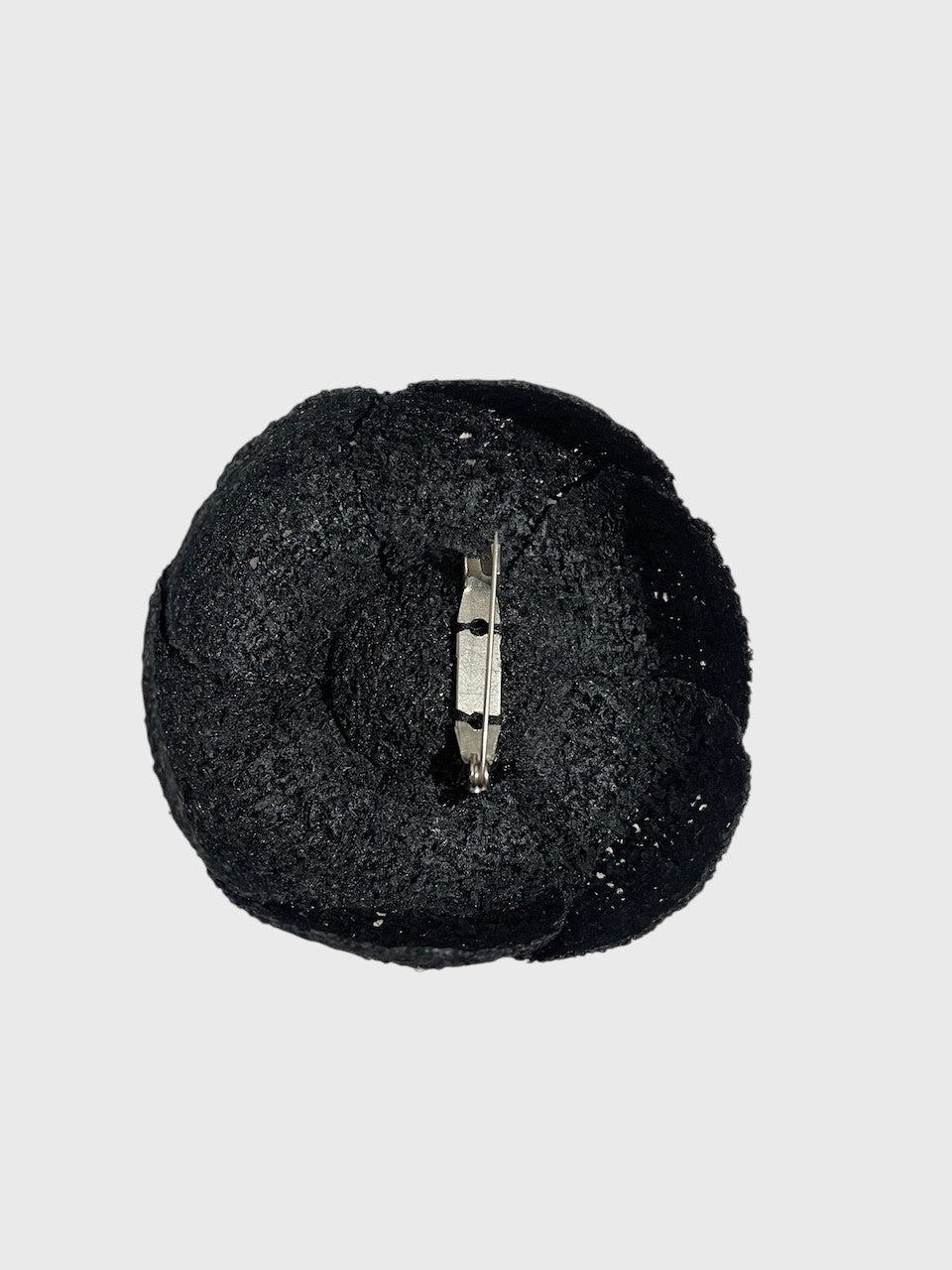 Broche Chanel Camélia noire
