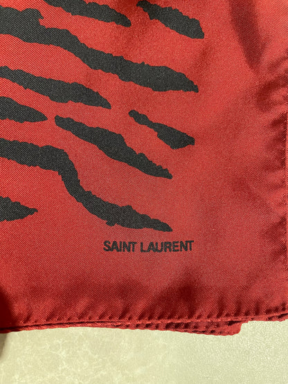 Foulard Saint Laurent rouge