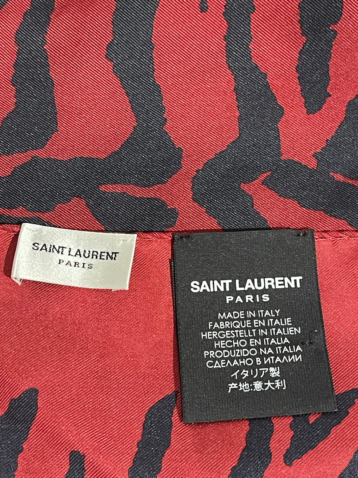 Foulard Saint Laurent rouge