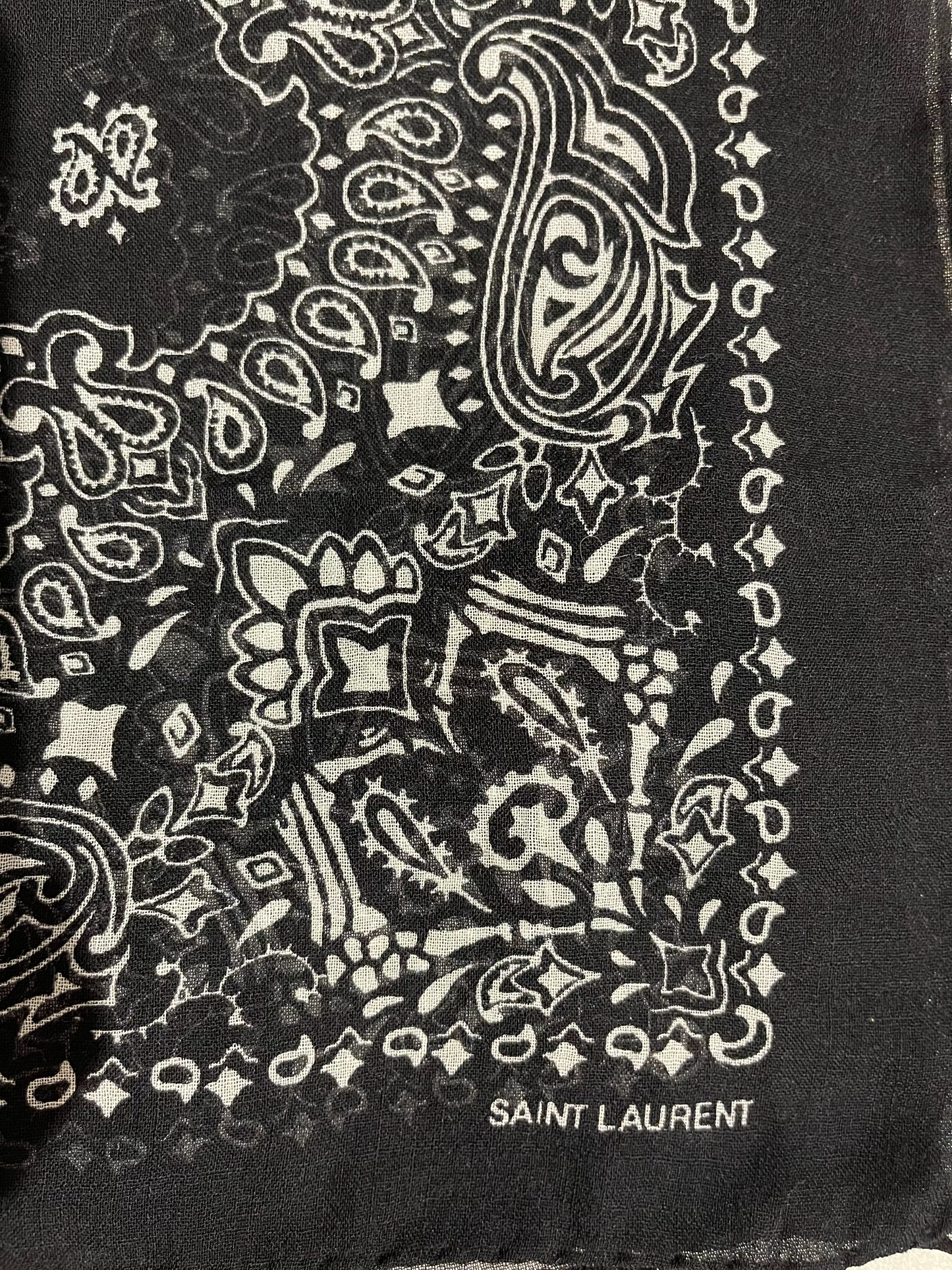 Foulard Saint Laurent noir