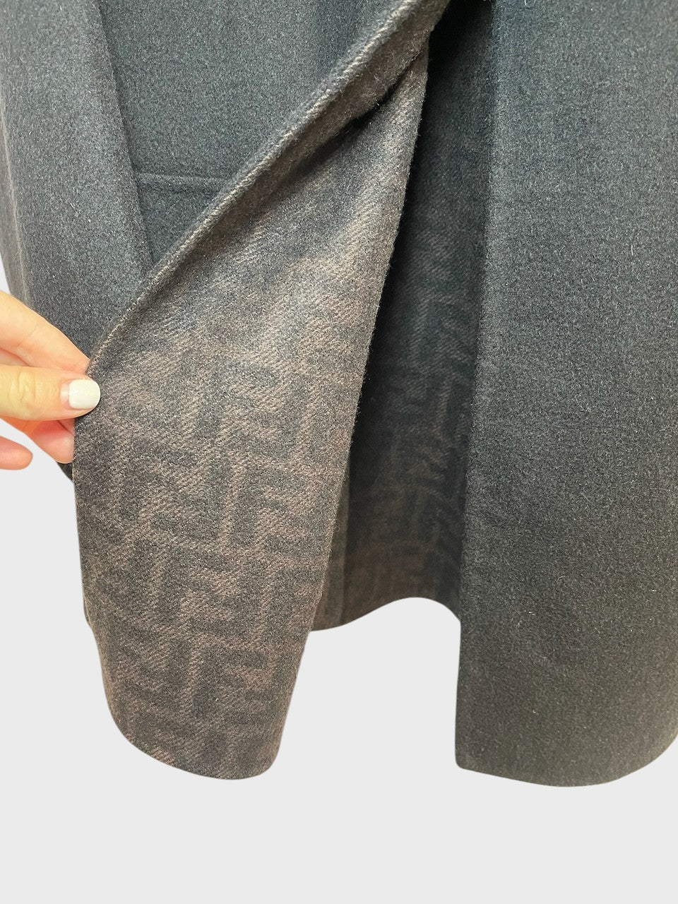 Cape Fendi noire T.36