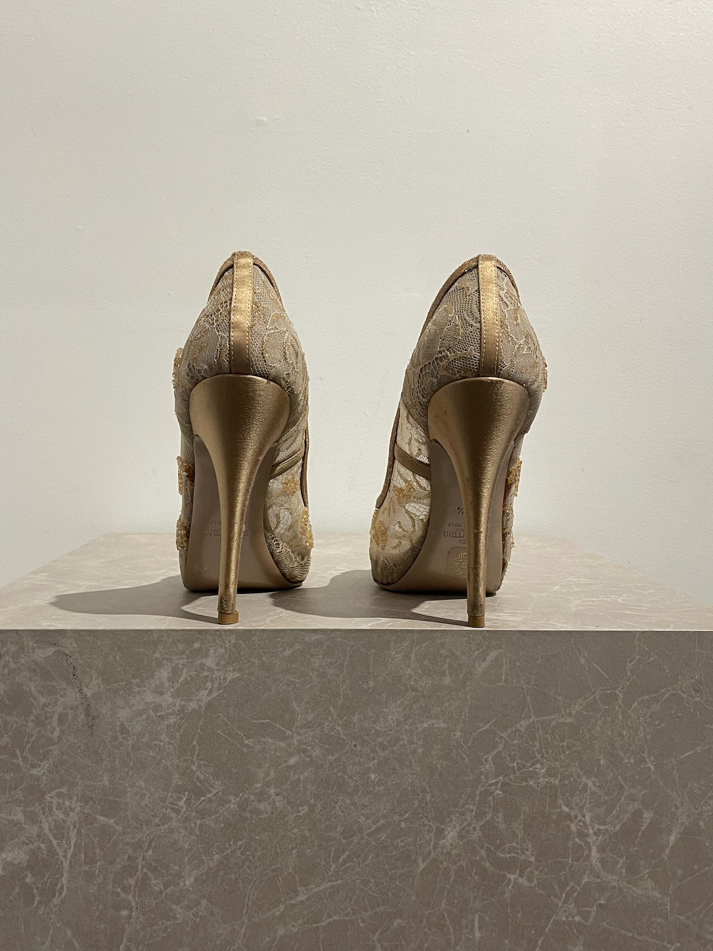 Escarpins Valentino noires T.37,5