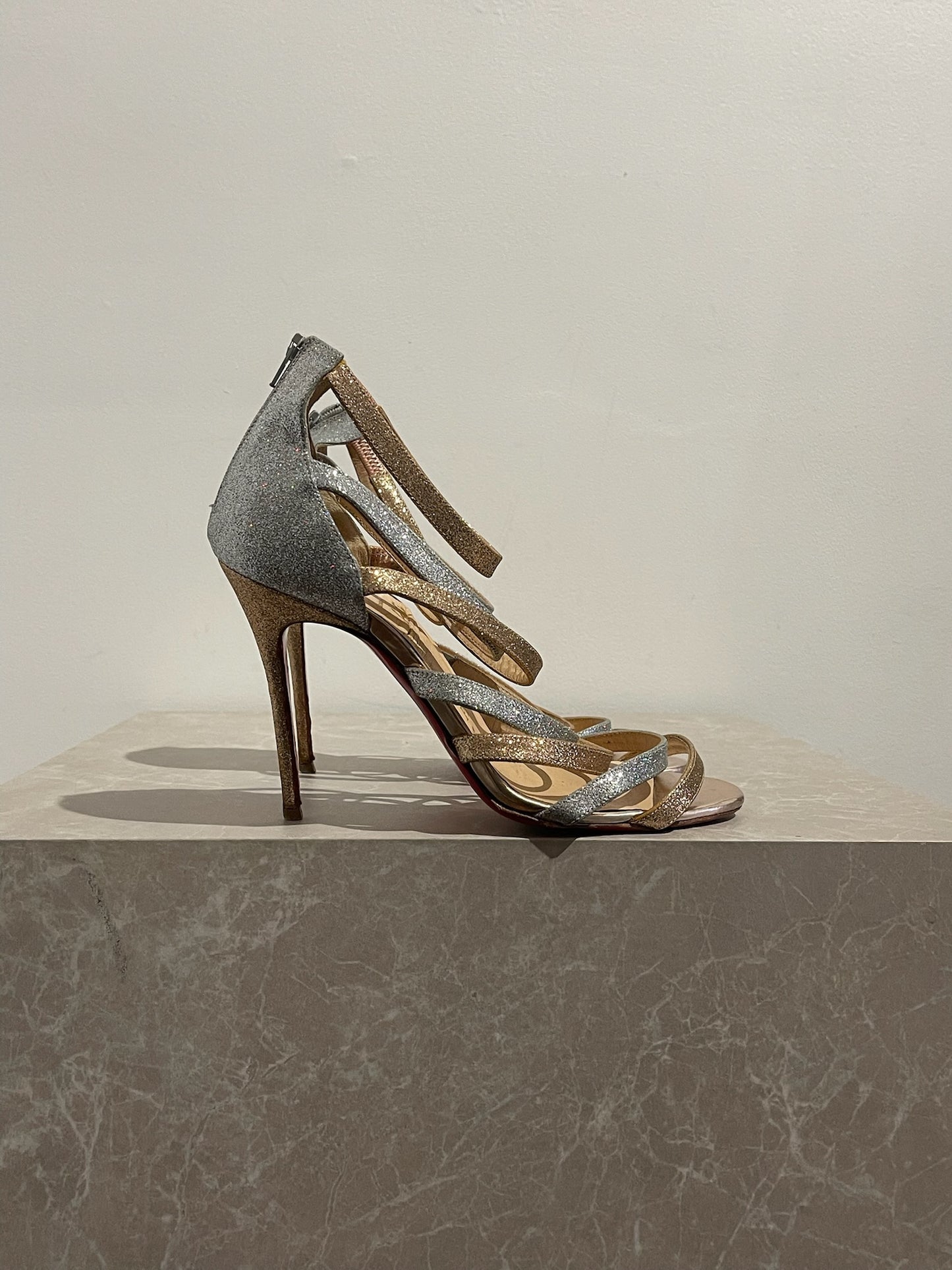 Sandales Christian Louboutin T.37