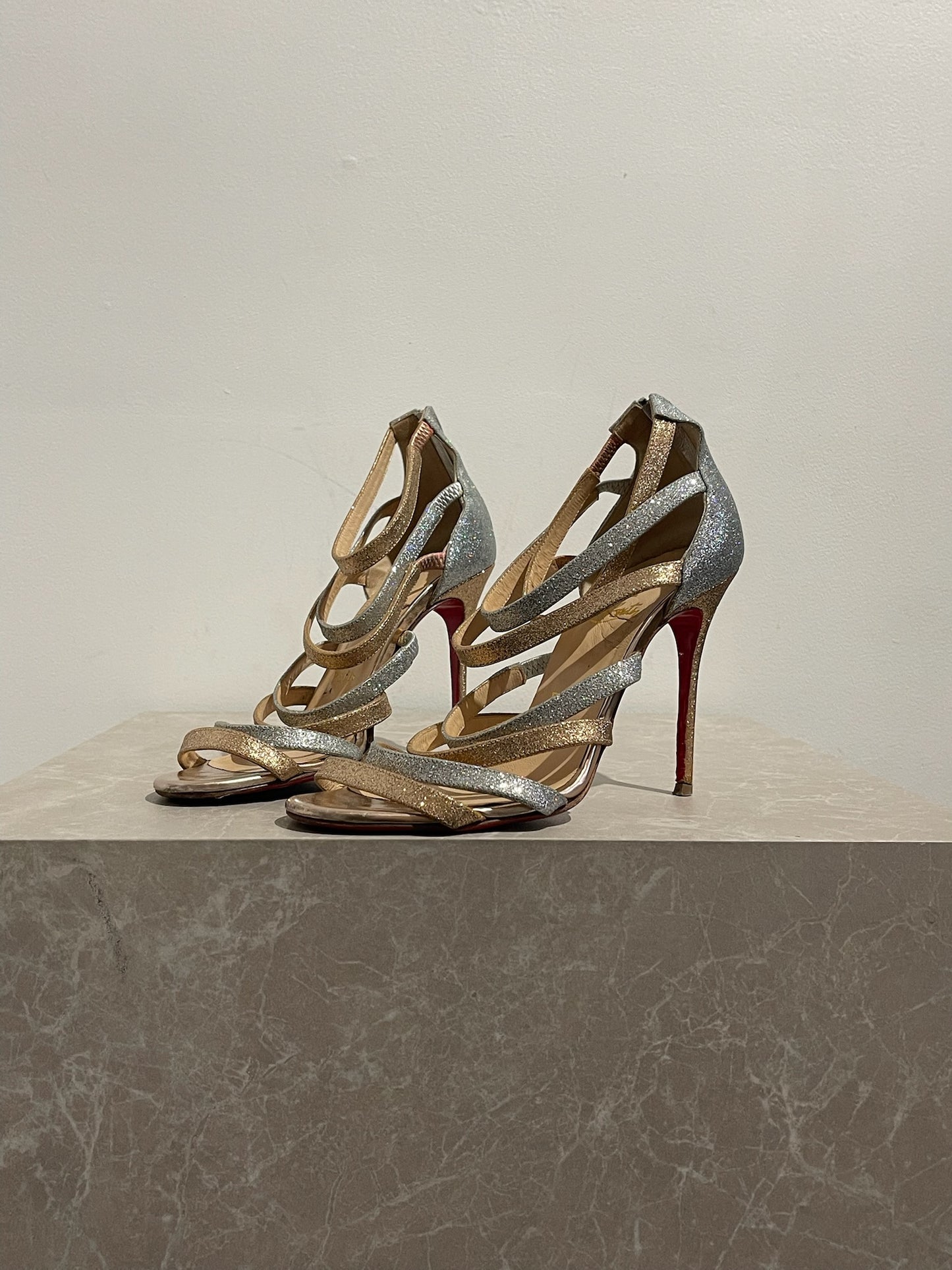 Sandales Christian Louboutin T.37