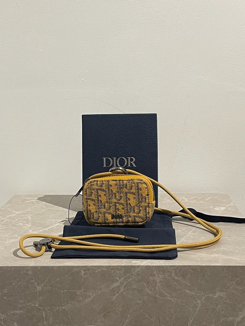 Etui pour écouteurs Dior jaune