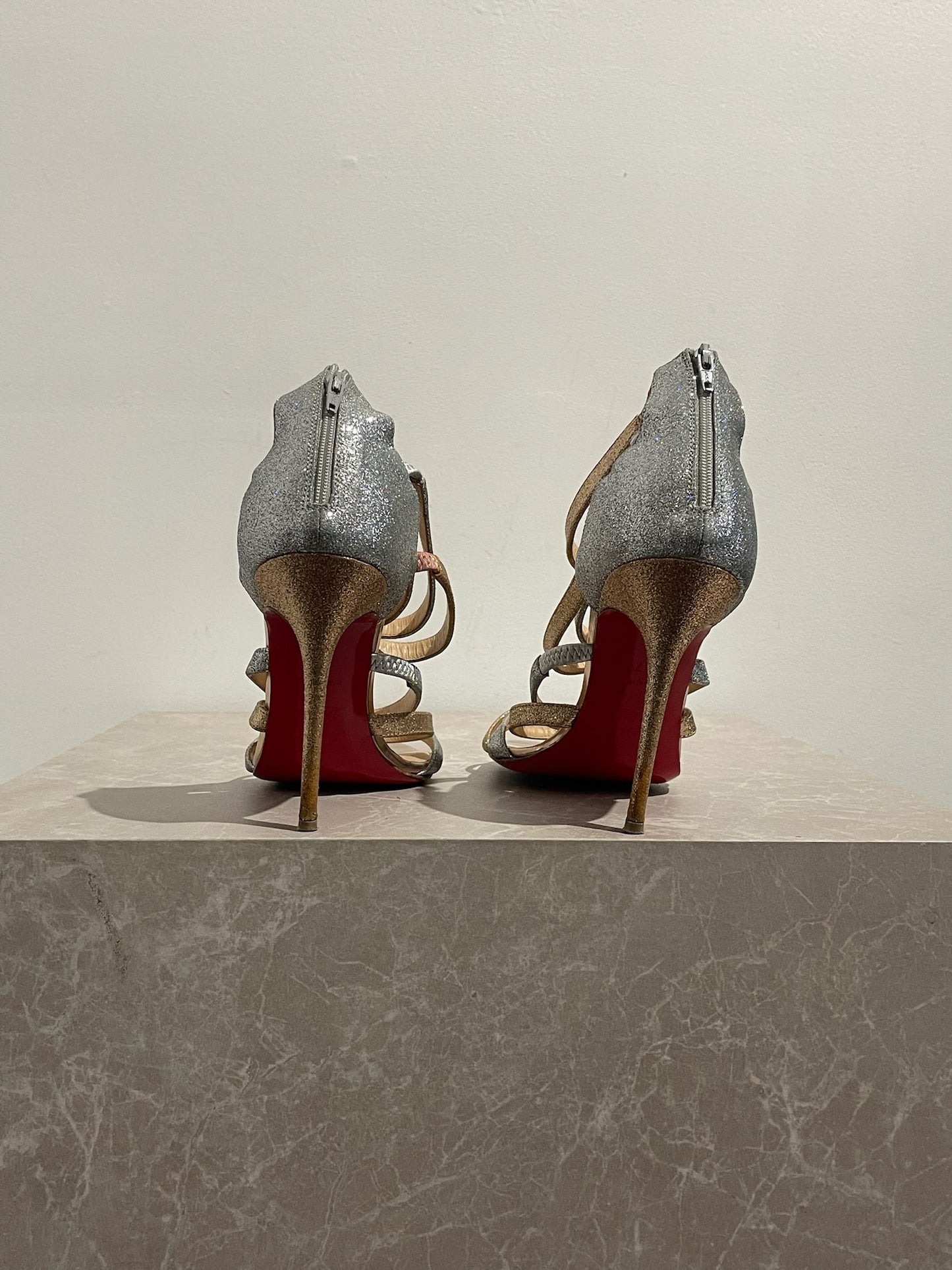 Sandales Christian Louboutin T.37