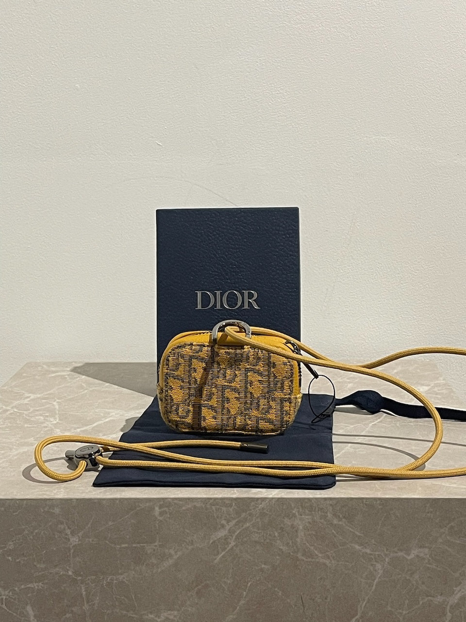 Etui pour écouteurs Dior jaune