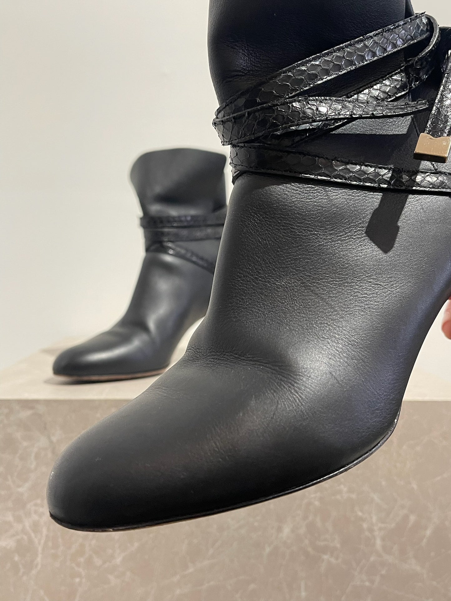 Bottines Jimmy Choo noires T.38