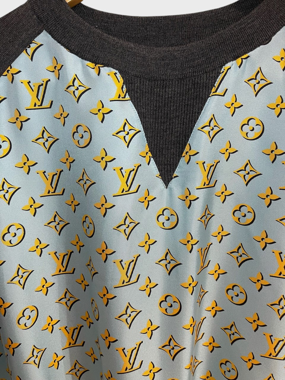 Pull Louis Vuitton gris T.XL