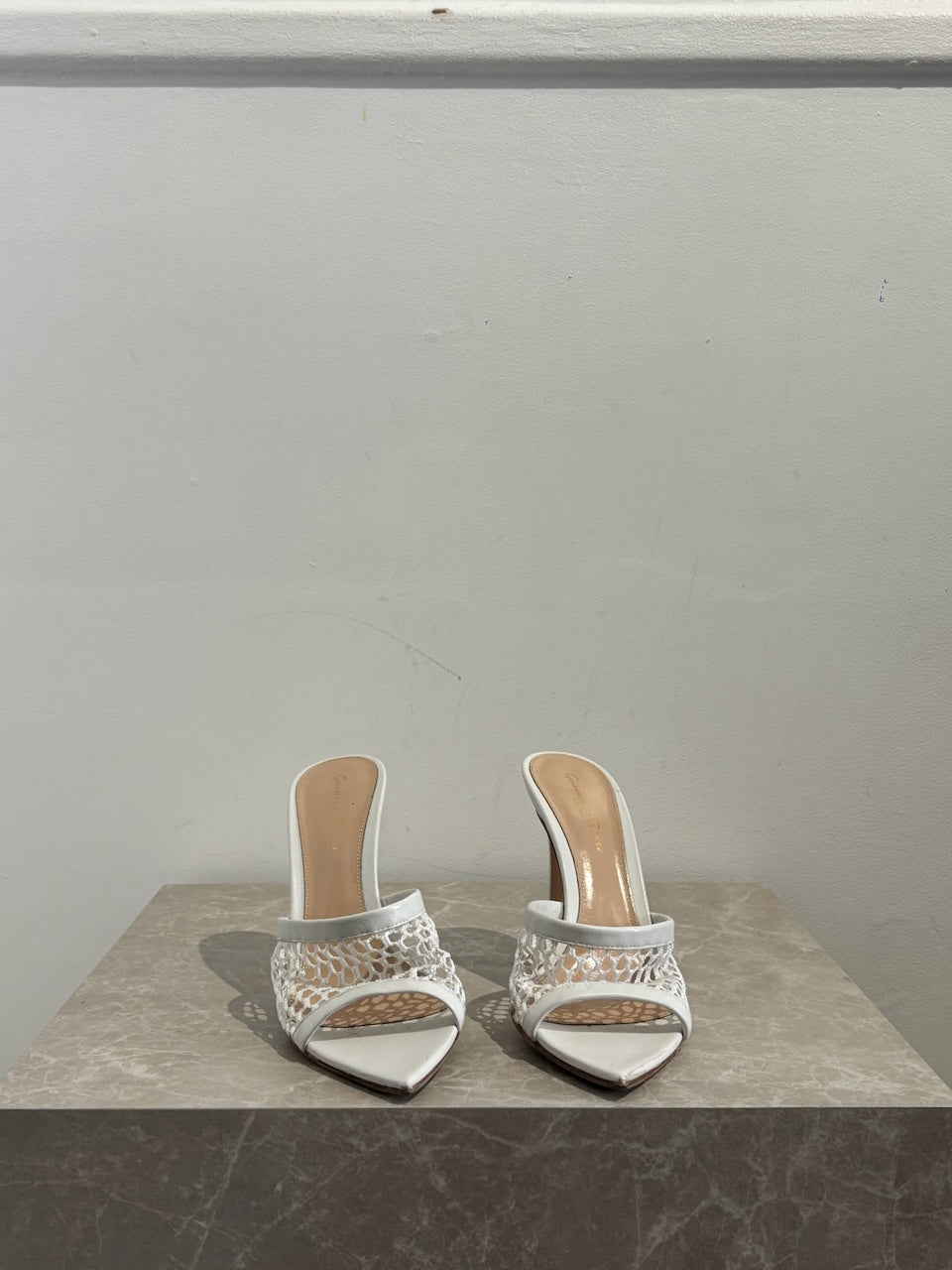 Mules Gianvito Rossi blanches T.38