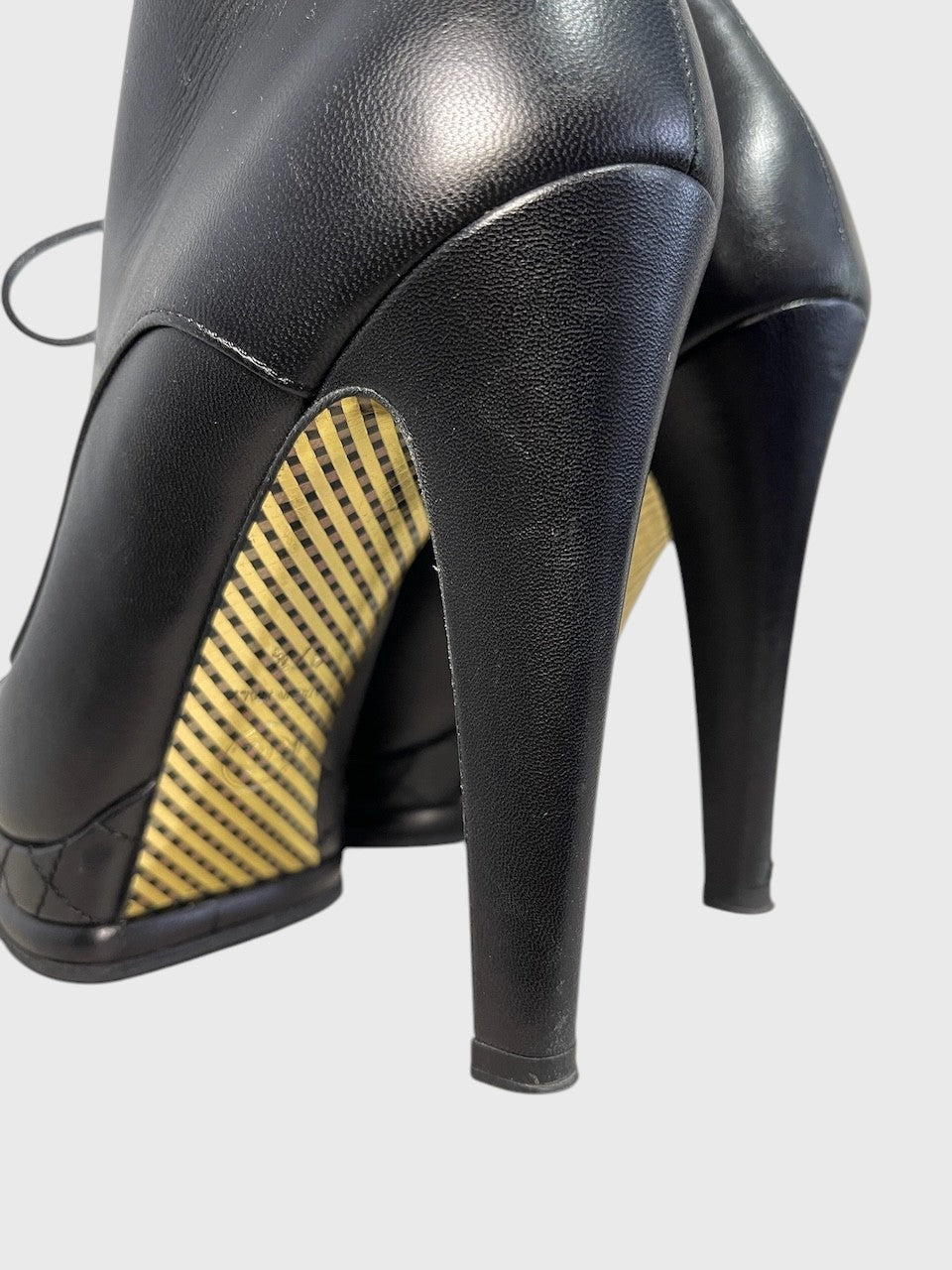 Bottines Chanel noires T.37,5