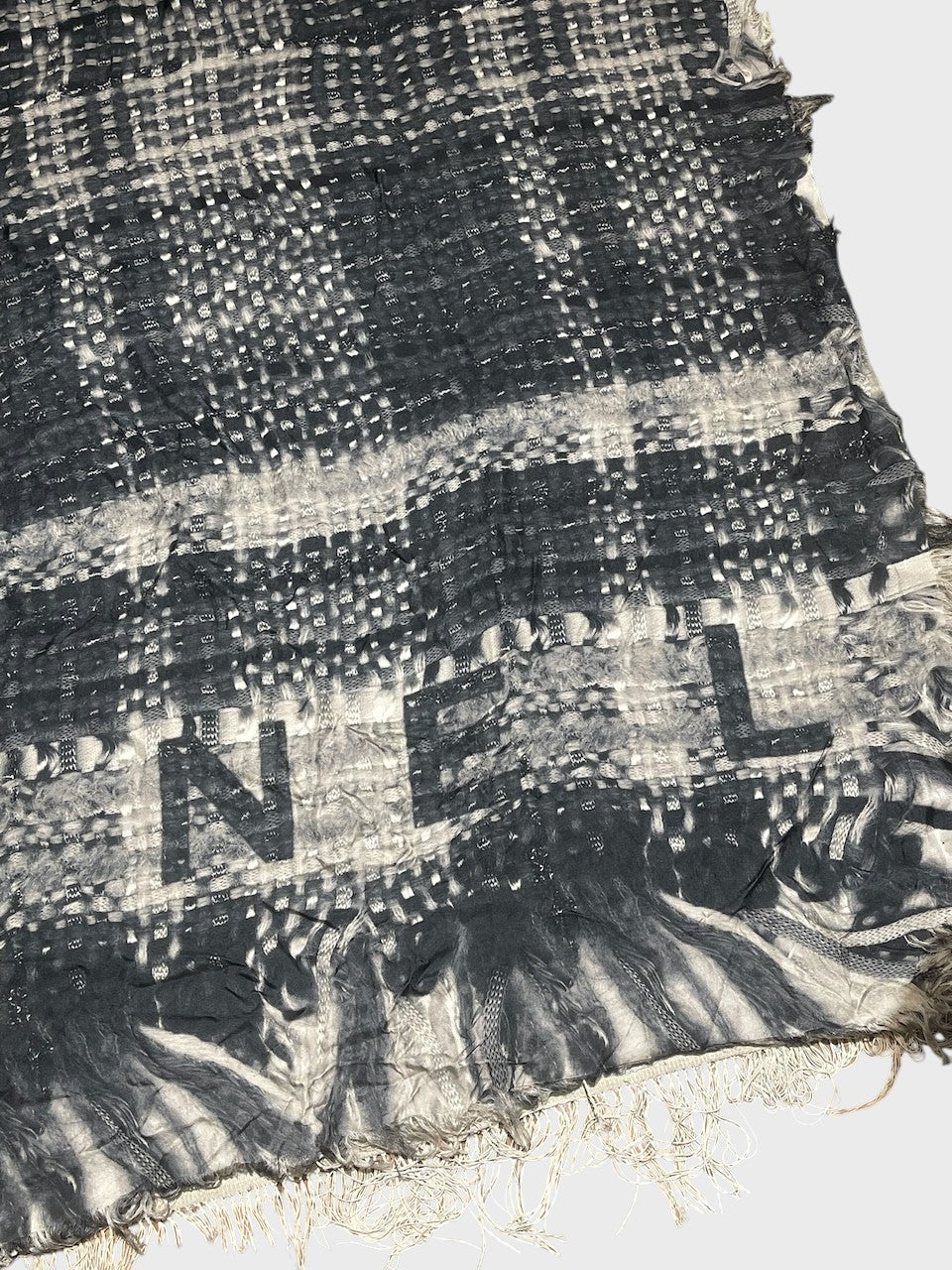 Châle Chanel noir et blanc