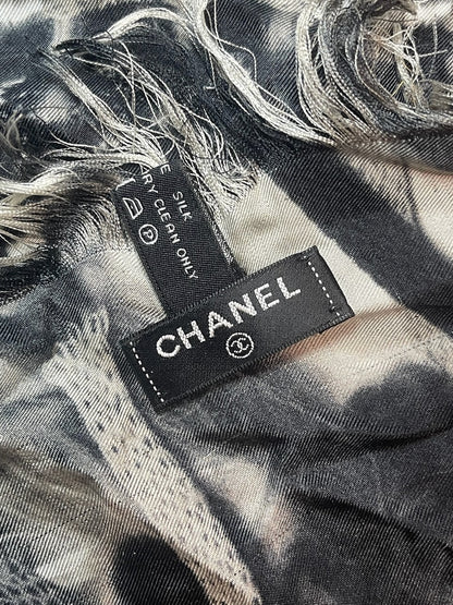 Châle Chanel noir et blanc