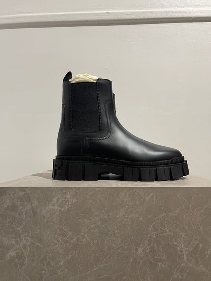 Bottines Fendi noires T.40