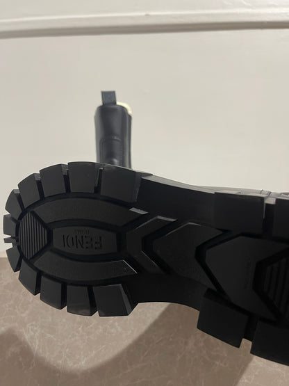 Bottines Fendi noires T.40