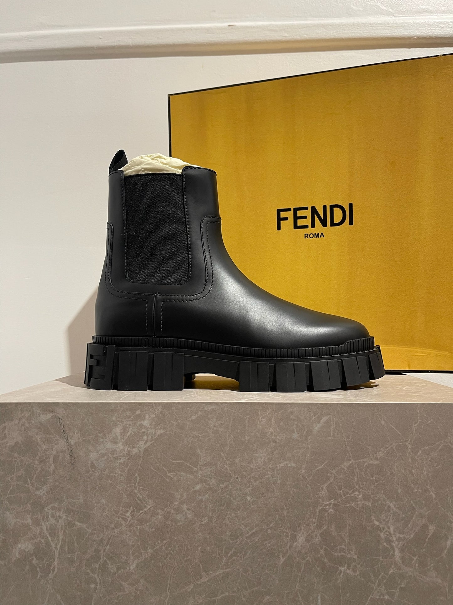 Bottines Fendi noires T.40
