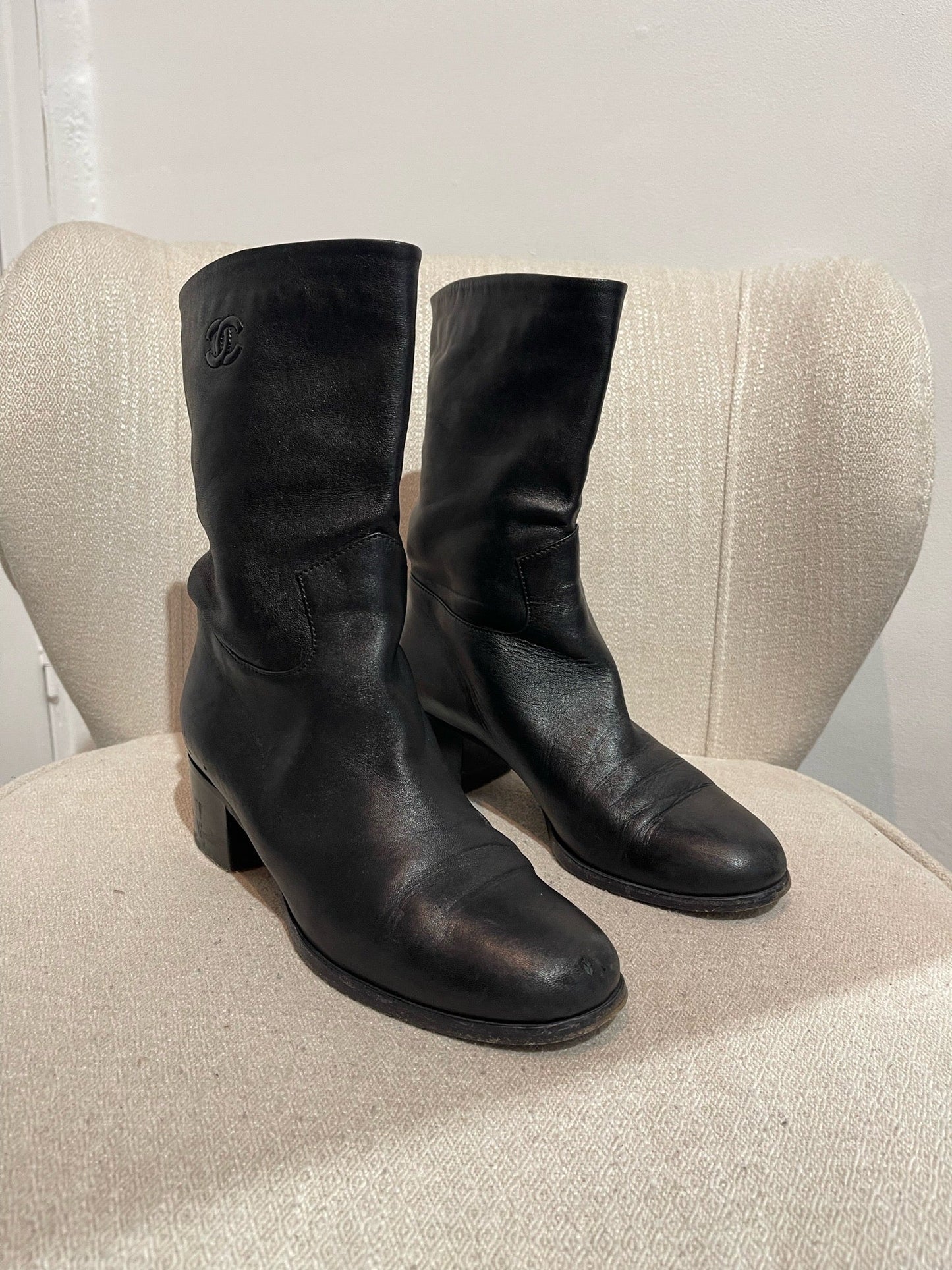 Bottines Chanel noires T.38