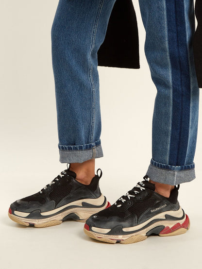 Baskets Balenciaga Triple S T.39