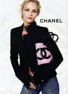 Veste Chanel noire T.38