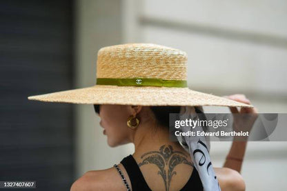 Chapeau Chanel en paille T.L NEUF