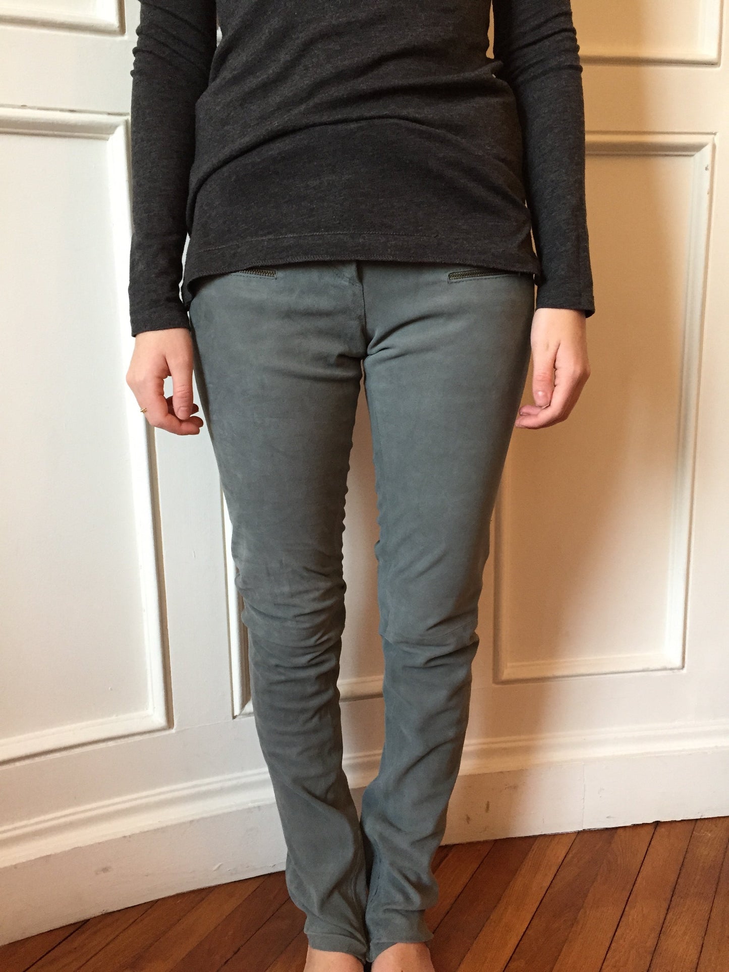 Pantalon en daim gris T.36