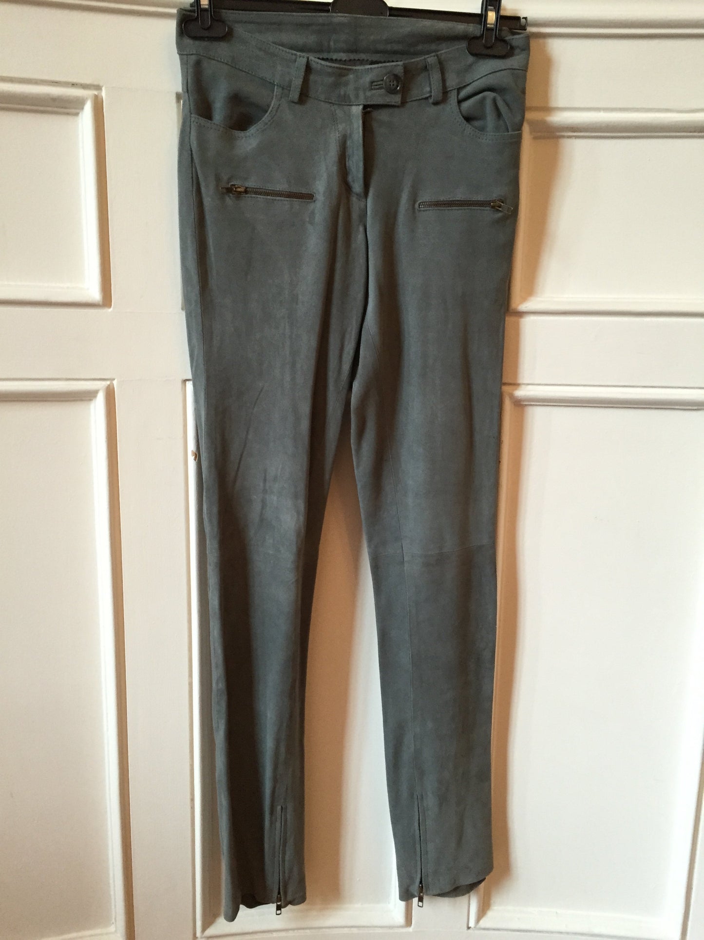 Pantalon en daim gris T.36