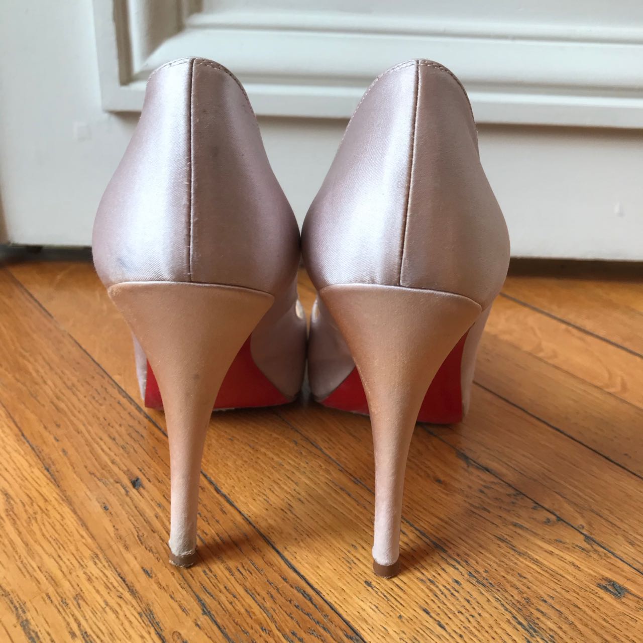 Louboutin rose pale hotsell