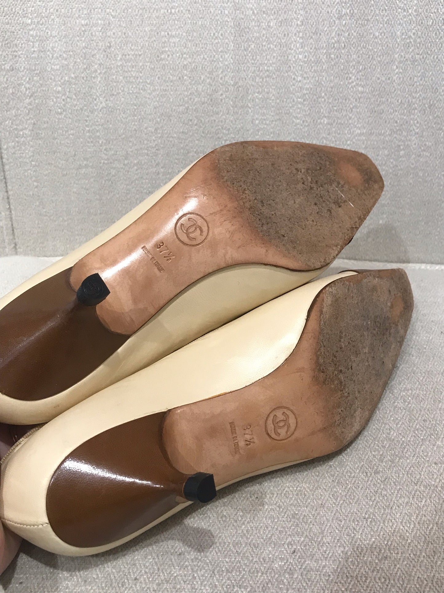 Escarpins Chanel beige T.37,5