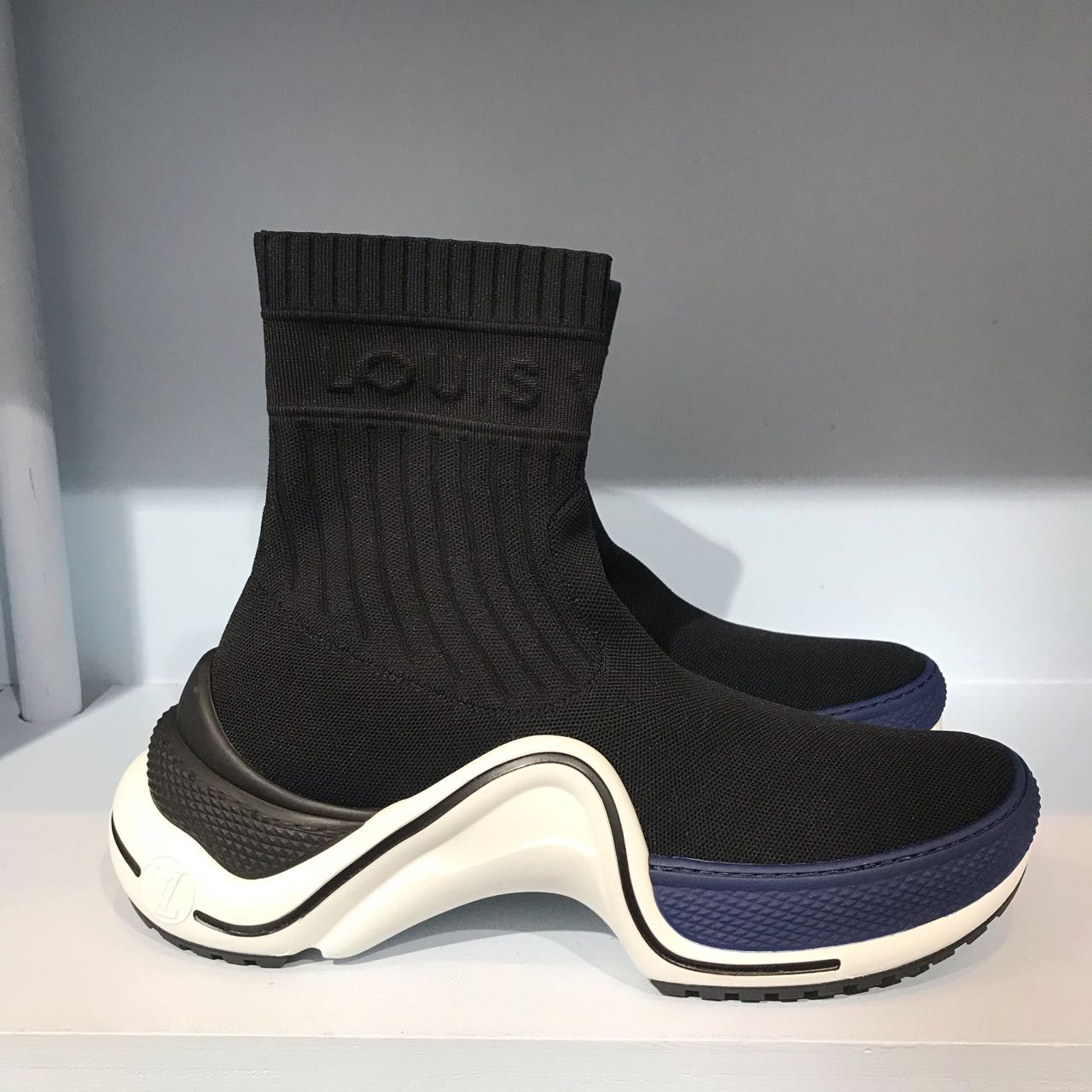 Chaussures Louis Vuitton Homme T.43,5 – Closet2Closet.Paris