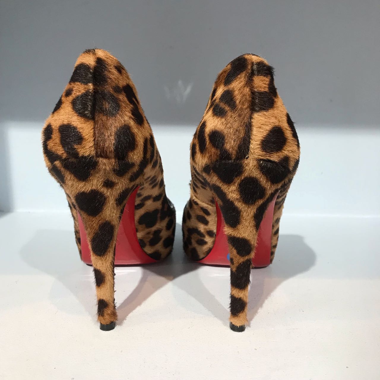 Escarpin leopard shop louboutin