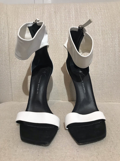 Sandales Giuseppe Zanotti T.37,5