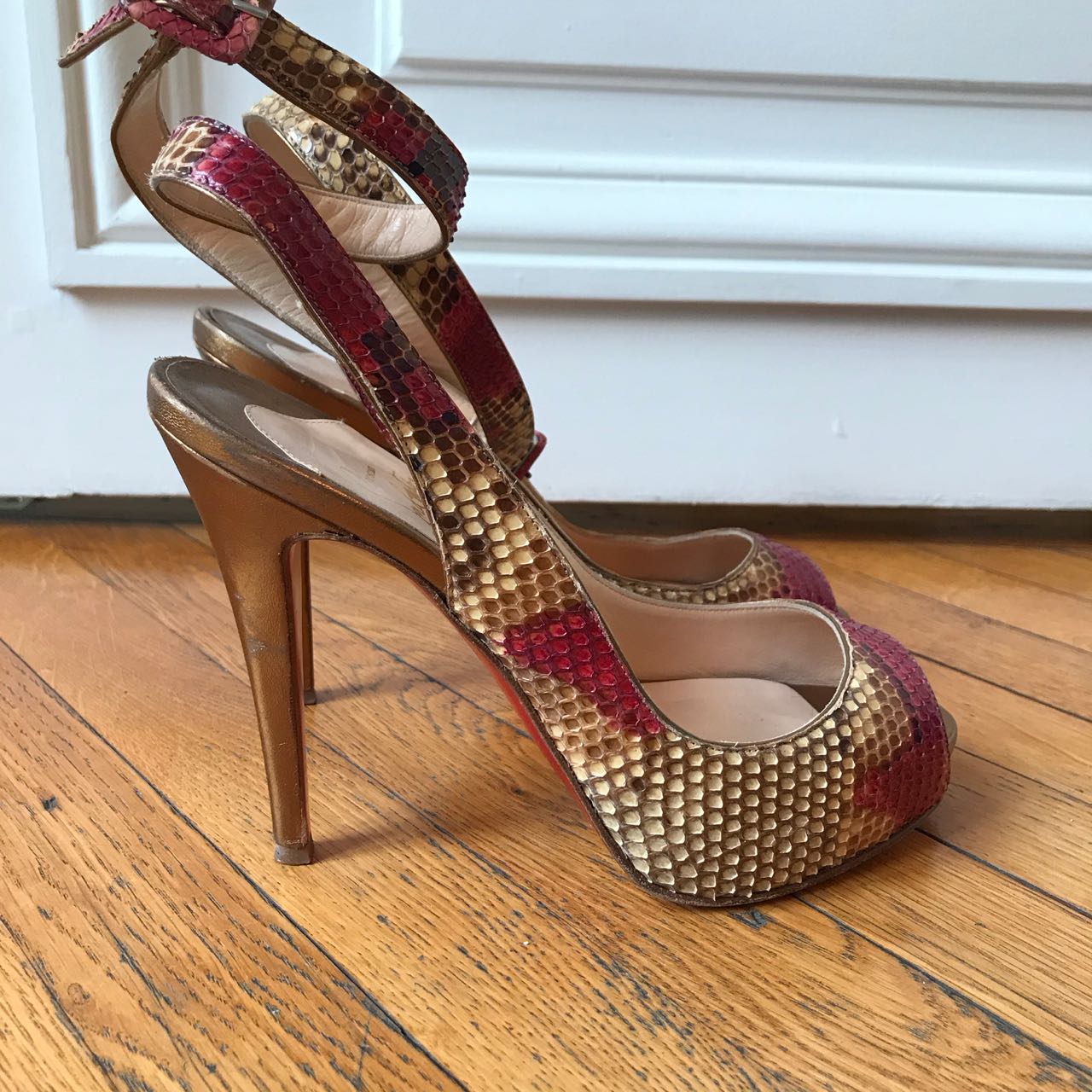 Escarpins Christian Louboutin python T.37,5