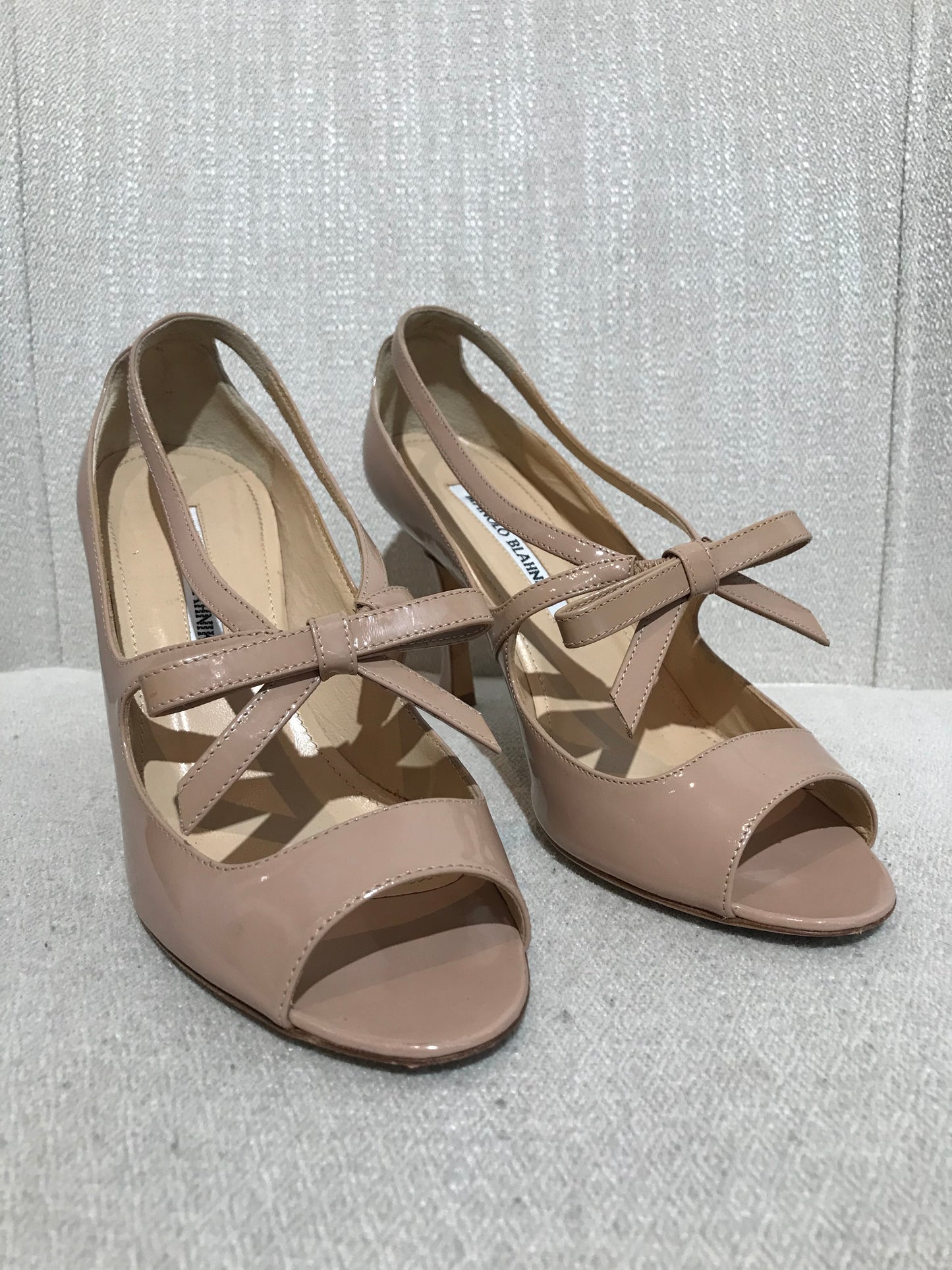 Escarpins Manolo Blahnik beige T.36,5