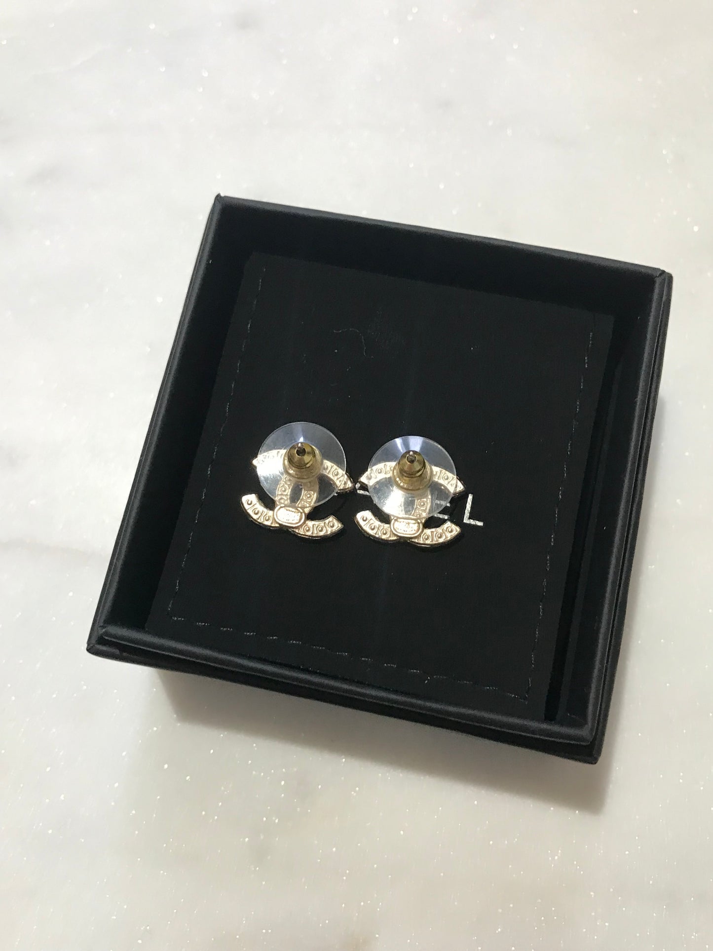 Boucles d'oreilles Chanel perles mini